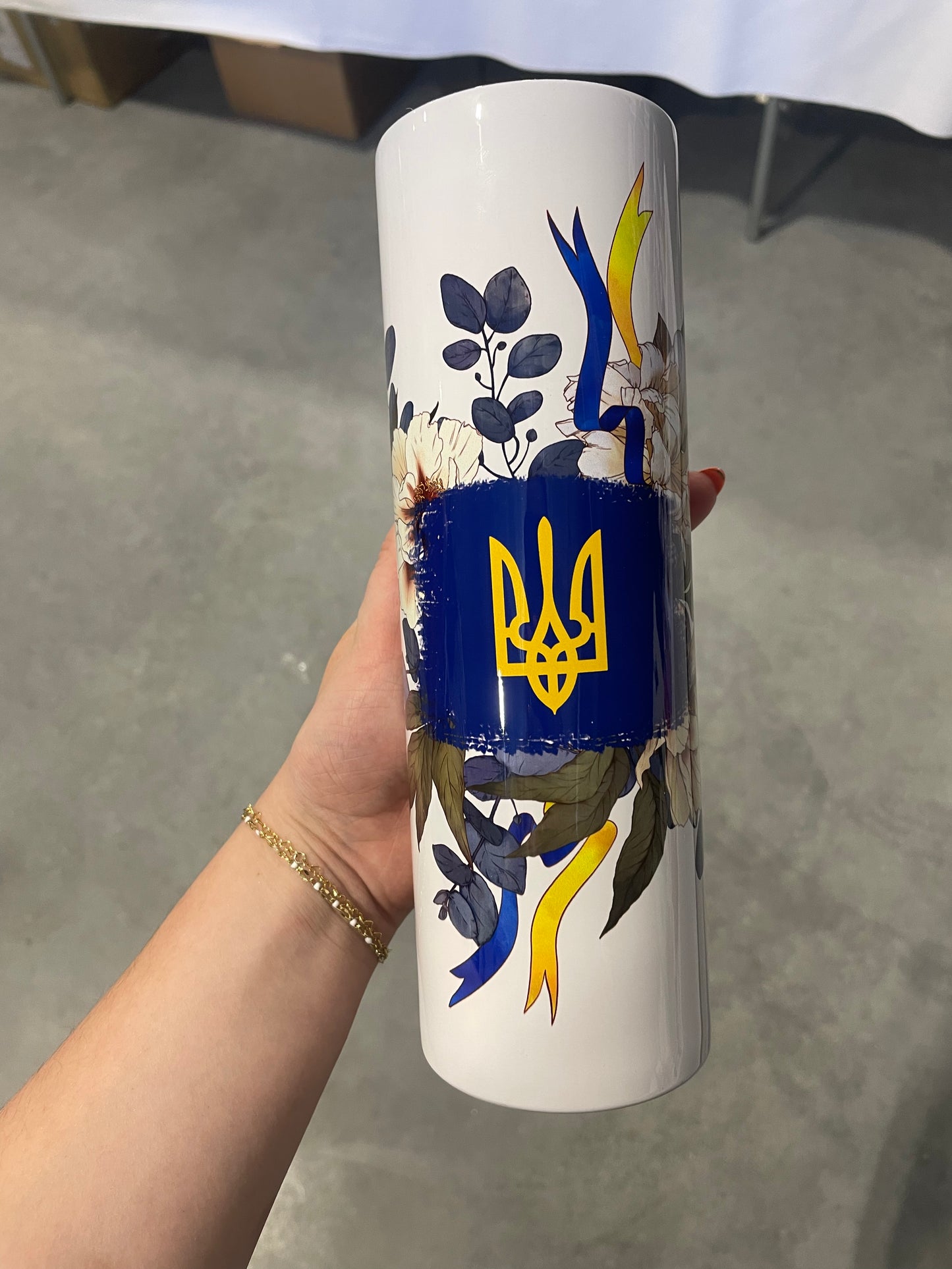 Ribbon Tryzub 20oz Tumbler
